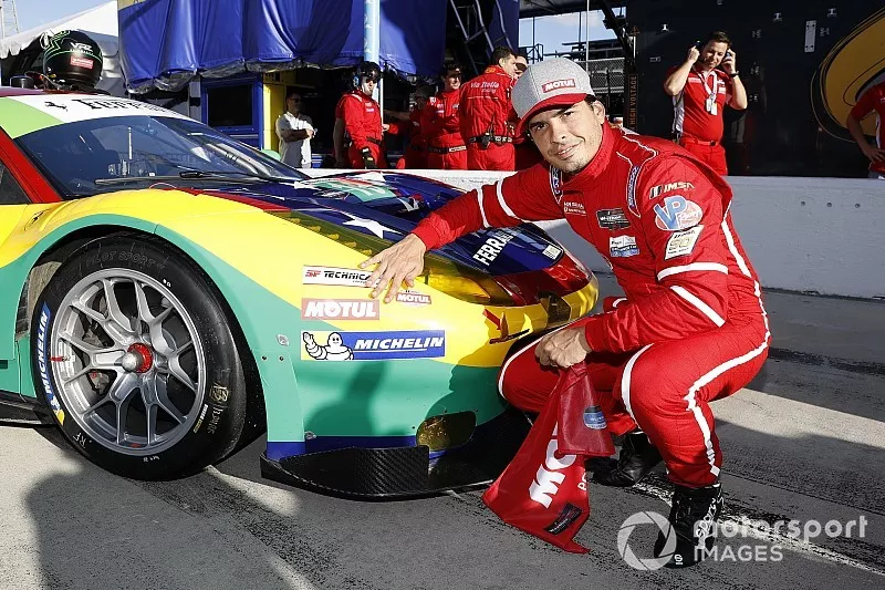 Motul Pole Award winner #13 Via Italia Racing Ferrari 488 GT3, GTD: Marcos Gomes