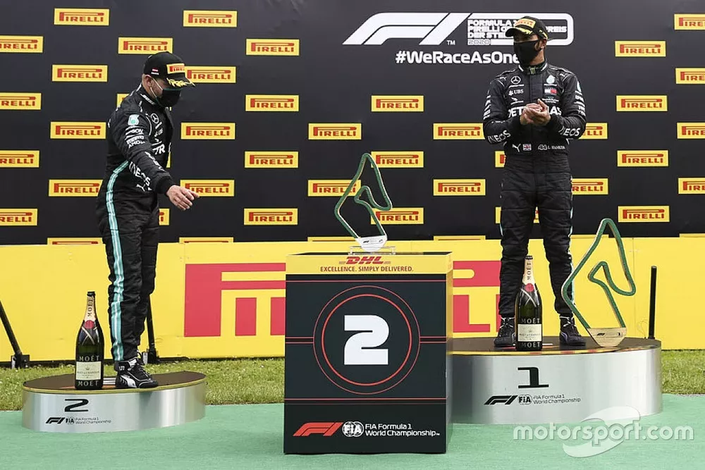 Valtteri Bottas, Mercedes-AMG Petronas F1, Lewis Hamilton, Mercedes-AMG Petronas F1 et Max Verstappen, Red Bull Racing 