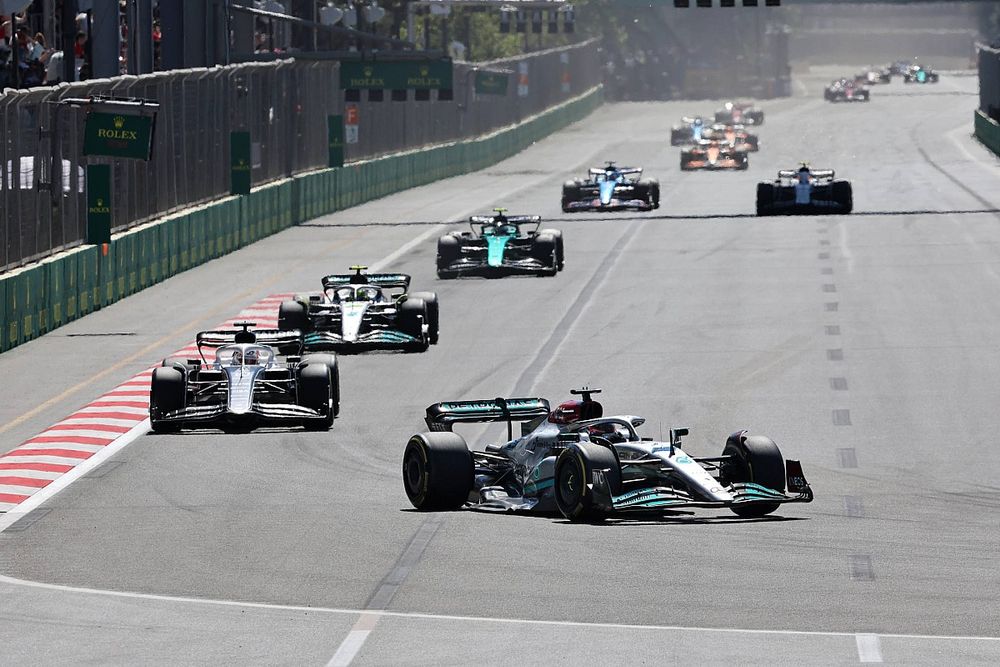 George Russell, Mercedes W13, Pierre Gasly, AlphaTauri AT03, Lewis Hamilton, Mercedes W13