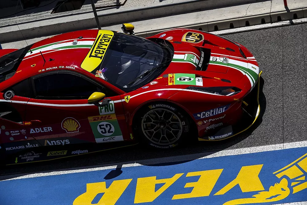 #52 AF Corse Ferrari 488 GTE EVO: Daniel Serra, Miguel Molina 