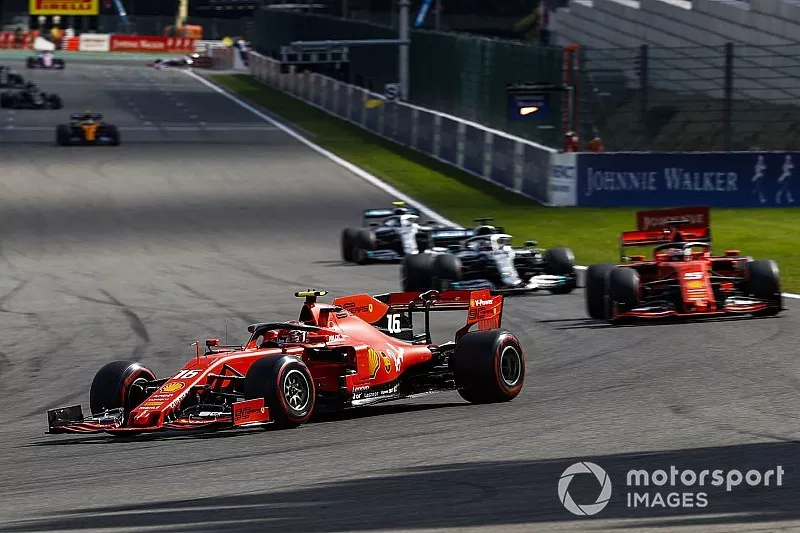 Charles Leclerc, Ferrari SF90, devant Sebastian Vettel, Ferrari SF90, Lewis Hamilton, Mercedes AMG F1 W10 et Valtteri Bottas, Mercedes AMG W10 