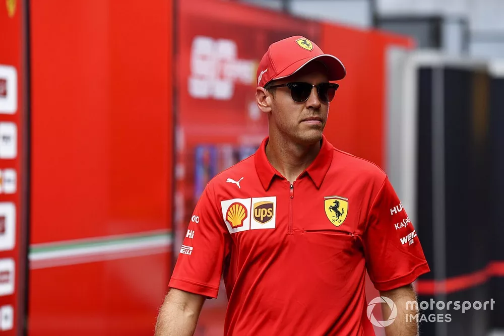 Sebastian Vettel, Ferrari dans le paddock