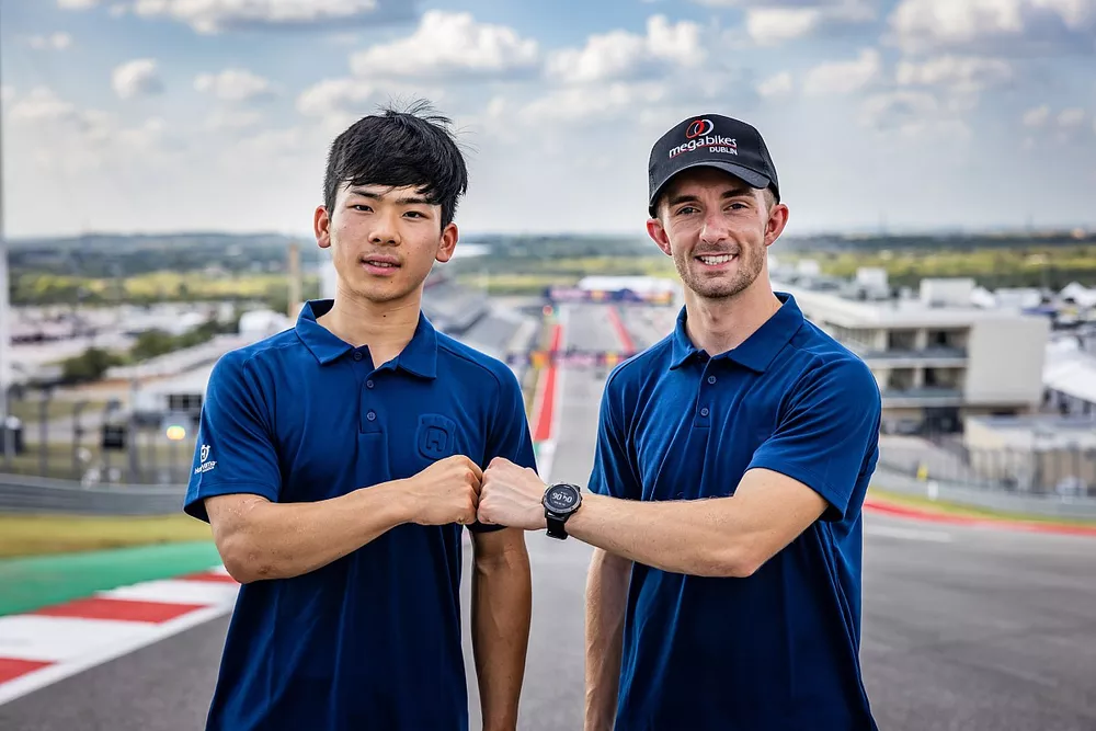 Ayumu Sasaki e John McPhee, Max Racing Team