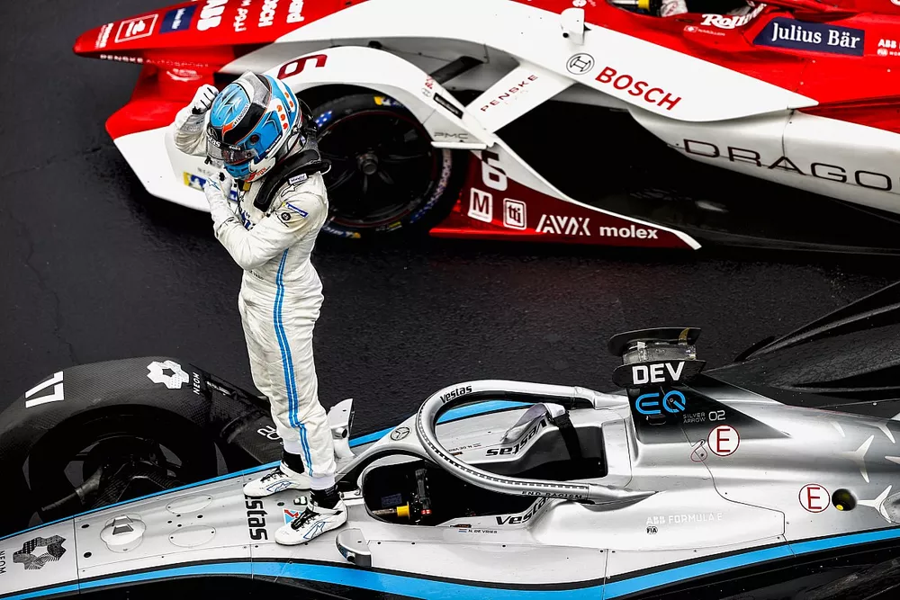 Race Winner Nyck de Vries, Mercedes-Benz EQ, EQ Silver Arrow 02 celebrates in Parc Ferme 