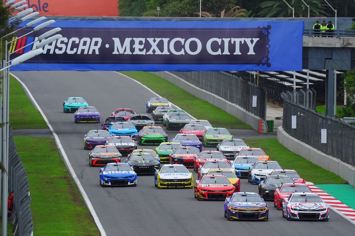 motorsport.com - Luis Ramírez - Will NASCAR Cup return to Mexico? Daniel Su&aacute;rez explains the logistics and obstacles