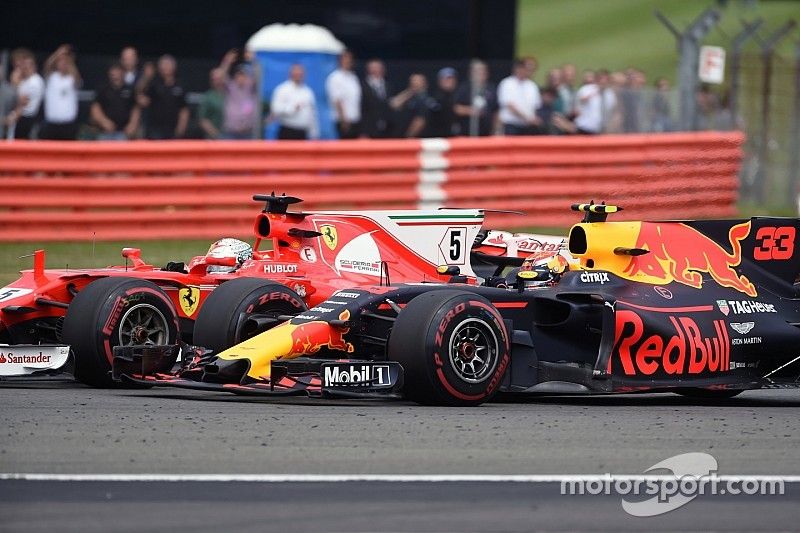Sebastian Vettel, Ferrari SF70H y Max Verstappen, Red Bull Racing RB13