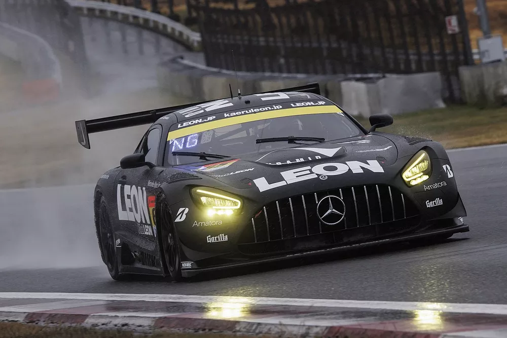 #65 LEON PYRAMID AMG