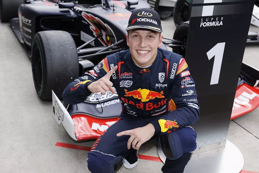 負傷リカルドの代役で急遽F1参戦決定！ リアム・ローソンって誰だ