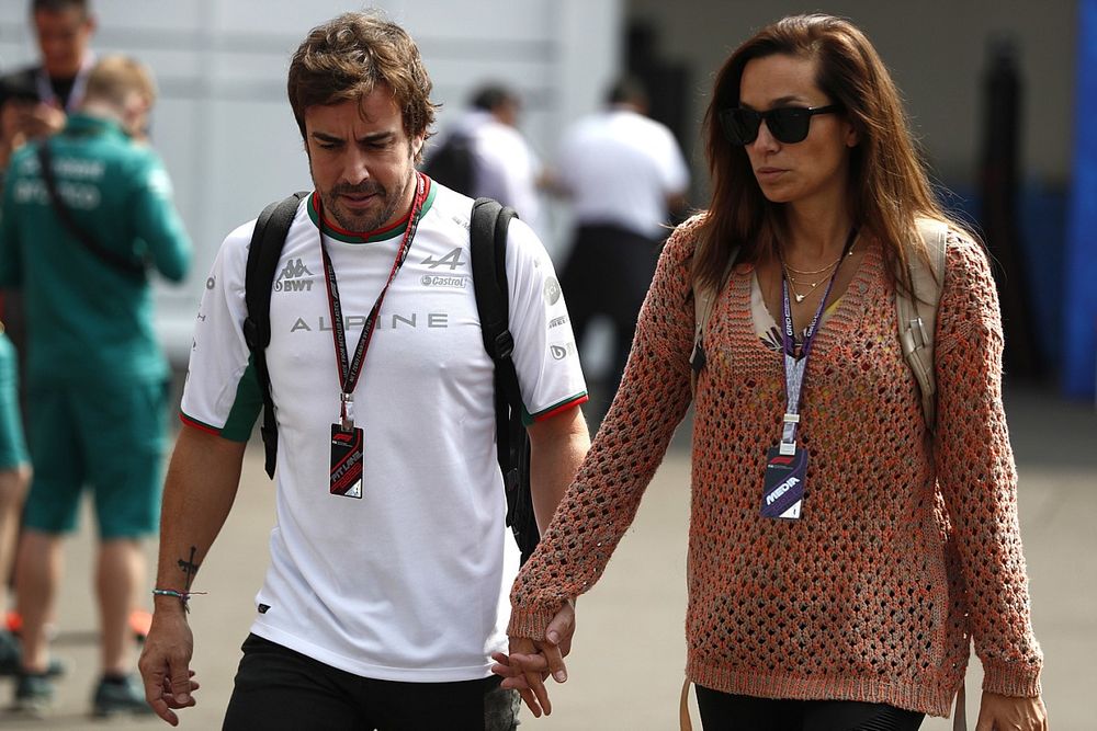 Fernando Alonso, Alpine F1 Team with Andrea Schlager