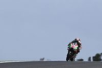 Espargar&oacute;, alcanzado en su mano izquierda por un resto de la moto de Zarco 