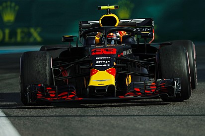 Verstappen niet tevreden met P6: "Ik was overal aan het glijden"