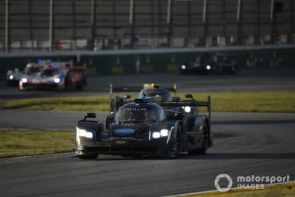 #10 Wayne Taylor Racing Cadillac DPi-V.R. Cadillac DPi, DPi: Renger Van Der Zande, Ryan Briscoe, Scott Dixon, Kamui Kobayashi