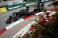 Haas explica la "creativa" decisión de pedir bandera negra para sus pilotos