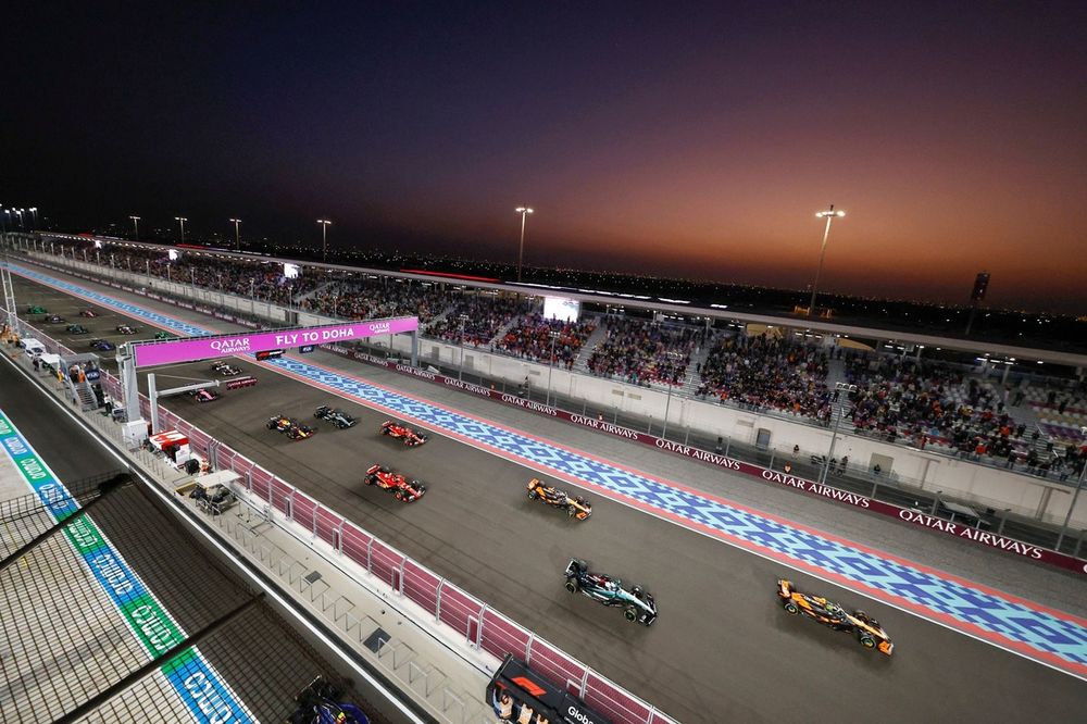 Salida de la carrera al sprint en Qatar
