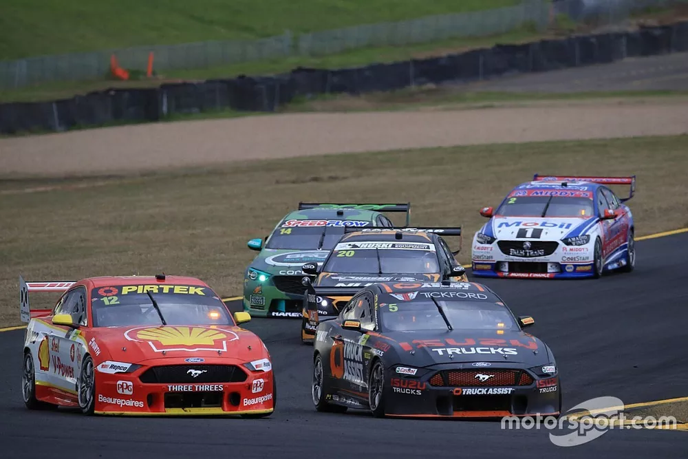 Anton De Pasquale, Erebus Motorsport Holden, Fabian Coulthard, DJR Team Penske Ford
