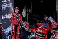 Marc Márquez domina y suma otra victoria sprint en Aragón