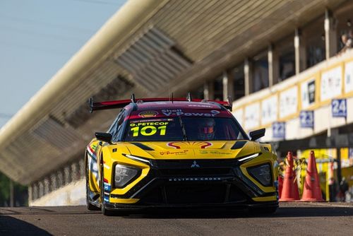 Stock Car: Petecof segura Di Mauro e vence sprint em Cascavel