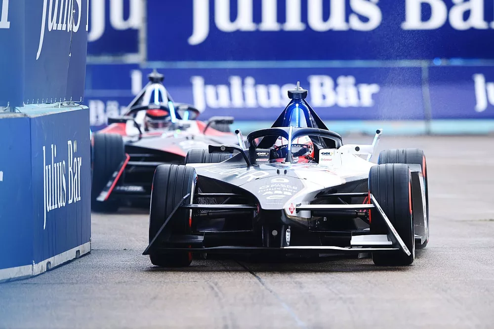 Mitch Evans, Jaguar Racing , Jaguar I-TYPE 6, Pascal Wehrlein, Porsche, Porsche 99X Electric Gen3