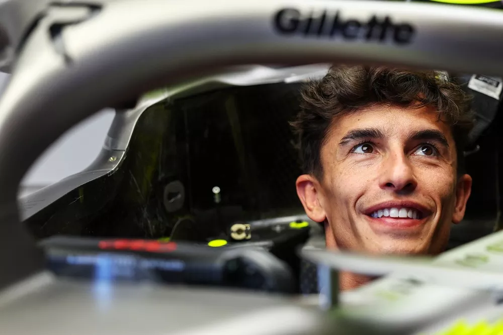 Marc M&aacute;rquez en el garaje de Audi F1