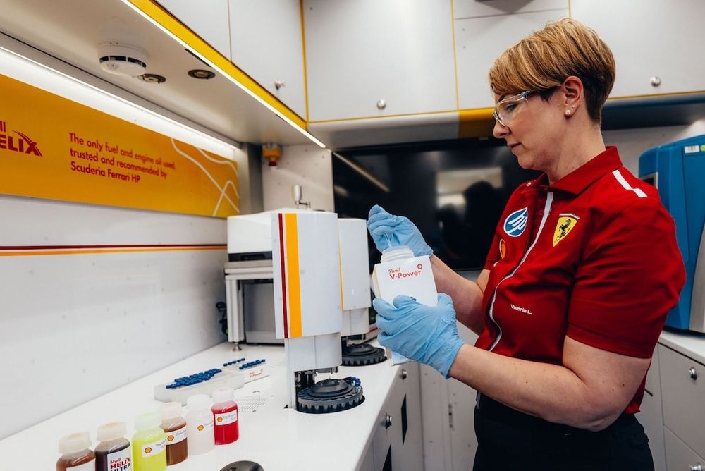 Scuderia Ferrari HP 2025 - Shell Track Lab