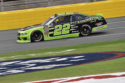 Keselowski supera la lluvia para triunfar en Charlotte
