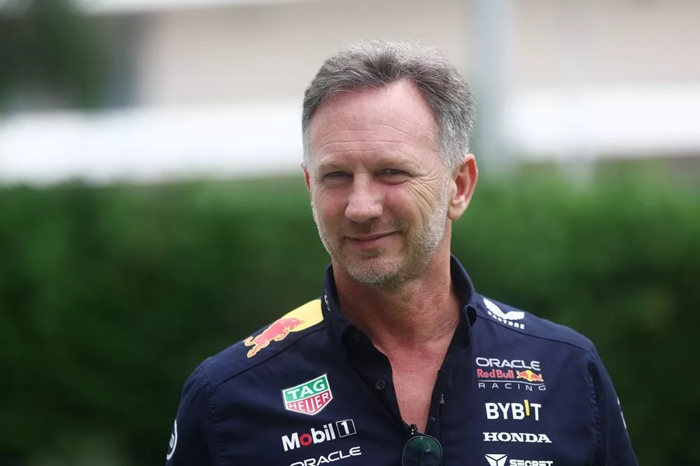 Christian Horner, director de Red Bull Racing, llega al circuito