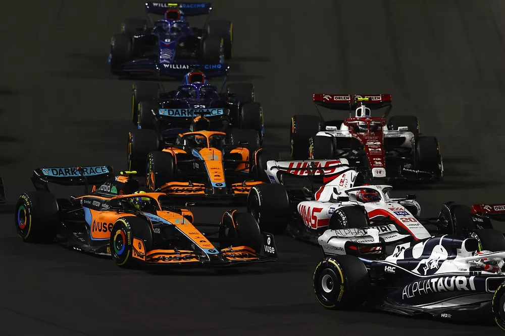 Pierre Gasly, AlphaTauri AT03, Kevin Magnussen, Haas VF-22, Lando Norris, McLaren MCL36, Daniel Ricciardo, McLaren MCL36, Zhou Guanyu, Alfa Romeo C42, Lewis Hamilton, Mercedes W13, Alex Albon, Williams FW44