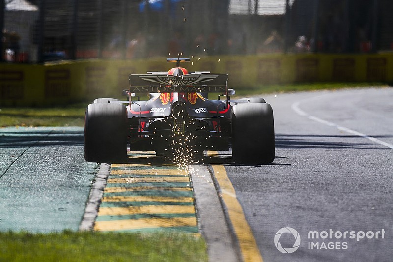 Kasztnicsere a Red Bullnál Verstappen autójában
