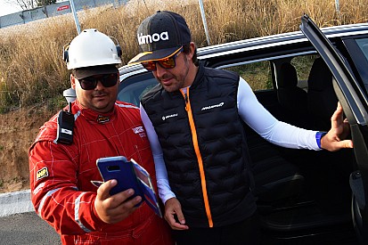 Çifte dünya şampiyonu Alonso, Motorsport Games'e yatırım yapıyor