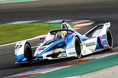 Sims lideró el primer día de test en Valencia y Pechito López en noveno