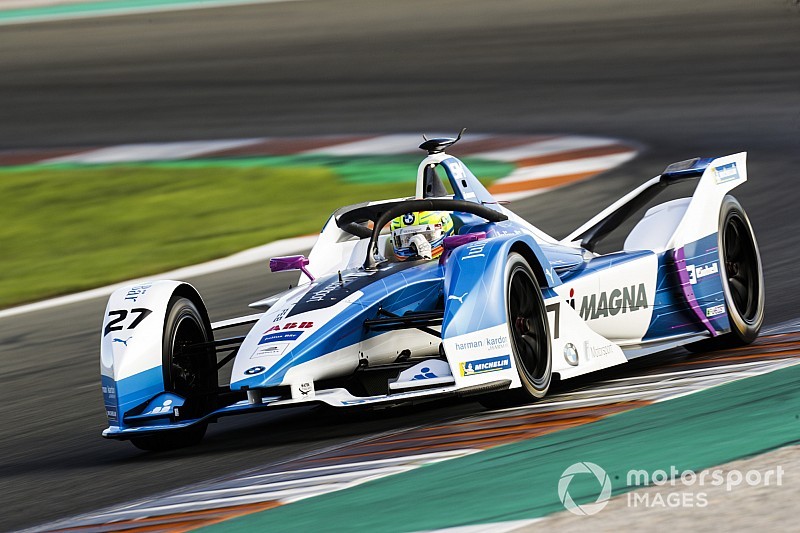 BMW domine, Albon sur la touche
