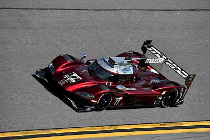 Mazda vence a los Acura por la pole en Daytona