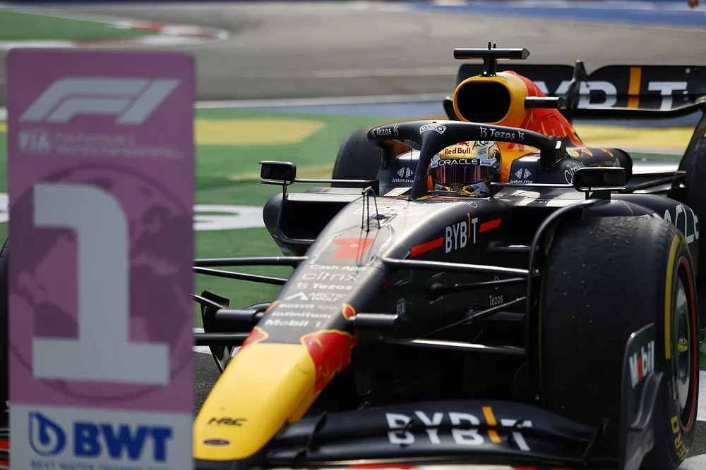 Max Verstappen, Red Bull Racing, 1e positie, in Parc Ferme