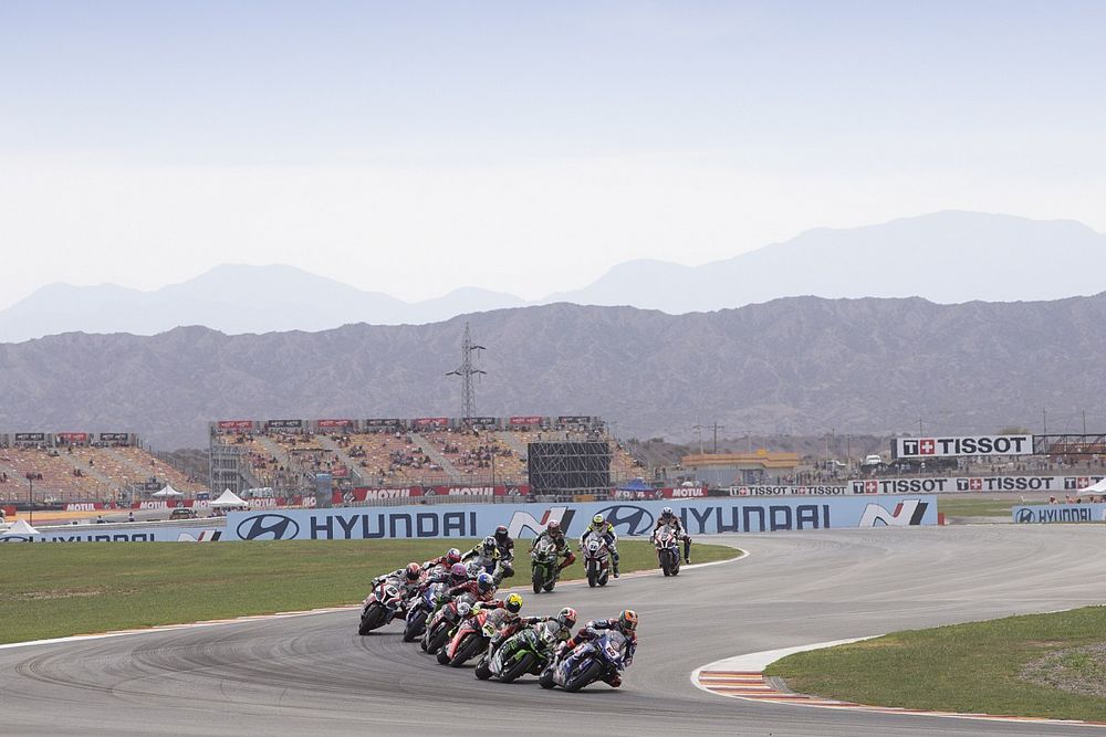 Michael van der Mark, Pata Yamaha lidera la primera vuelta