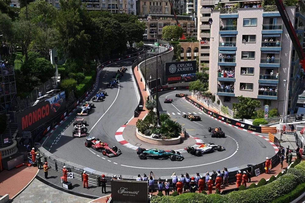 Charles Leclerc, Ferrari, Lewis Hamilton, Ferrari, Lando Norris, McLaren, Oscar Piastri, McLaren, Max Verstappen, Red Bull Racing, Liam Lawson, Racing Bulls Team, Fernando Alonso, Aston Martin Racing, Esteban Ocon, Haas F1 Team, Isack Hadjar, Racing Bulls Team, Alexander Albon, Williams
