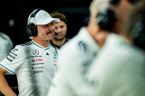EXCLUSIVO: Bottas v&ecirc; &lsquo;exagero&rsquo; em an&aacute;lise sobre primeiro ano de Hamilton na Ferrari, mas destaca: &ldquo;Subestimaram Charles&rdquo;