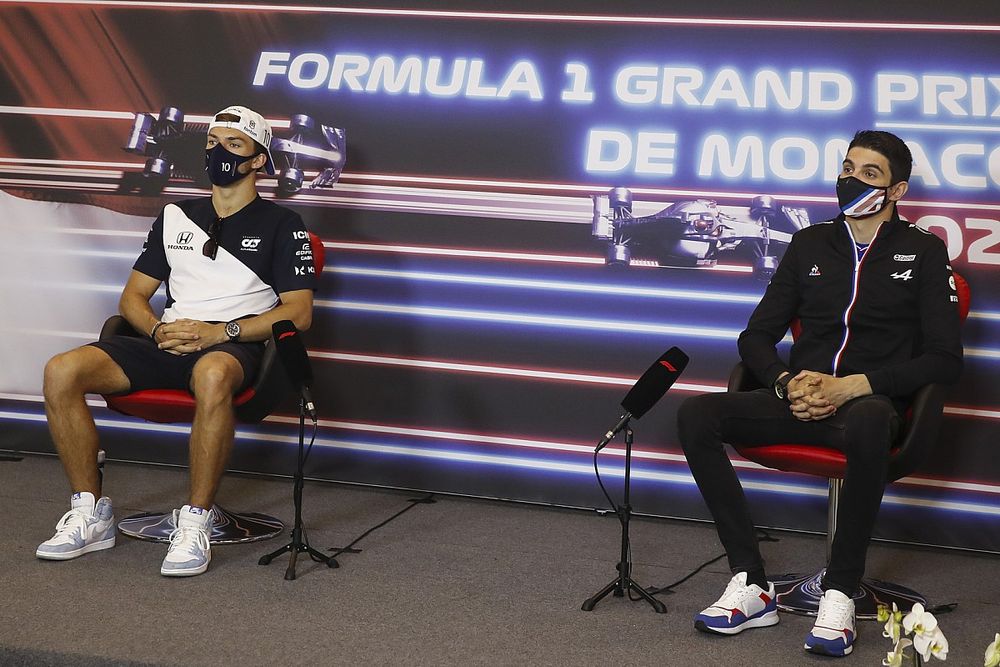 Pierre Gasly, AlphaTauri, y Esteban Ocon, Alpine F1