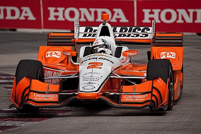 Warm-up - Newgarden devant, Gutiérrez en piste