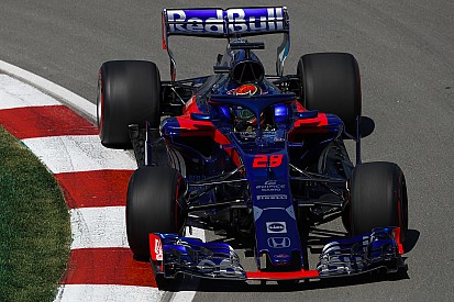 Hartley zit niet bij de pakken neer: “Heb wat ijzers in het vuur”
