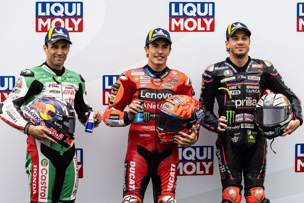 El poleman Marc Márquez, Ducati Team, Johann Zarco, Team LCR Honda, Marco Bezzecchi, Aprilia Racing