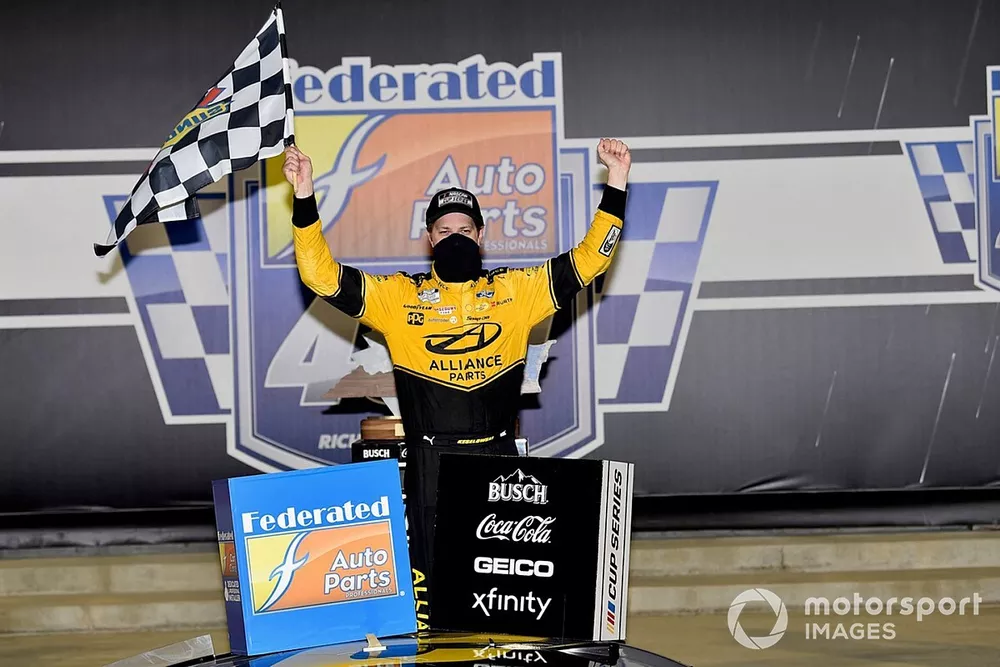 Race winner Brad Keselowski, Team Penske, Ford Mustang
