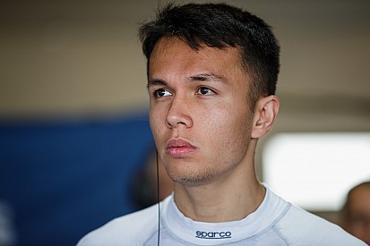 Toro Rosso: Albon finisce in "parcheggio", sarà ruota di scorta di Ticktum?