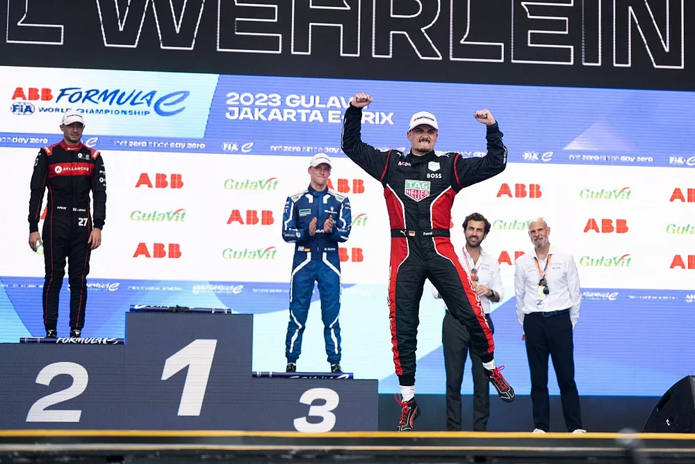 Winner Pascal Wehrlein, Porsche celebrates on the podium