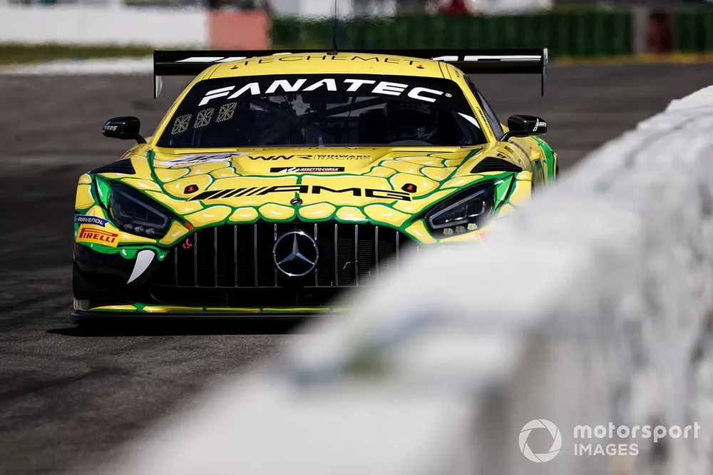 #48 Winward Racing Team MANN-FILTER, Mercedes-AMG GT3 EVO: Lucas Auer, Maro Engel