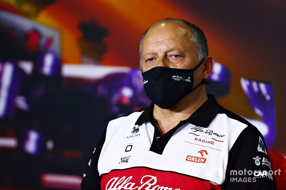 Frederic Vasseur, Team Principal, Alfa Romeo Racing durante la conferenza stampa dei Team Principal