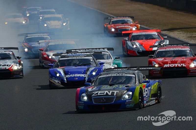 動画で振り返るスーパーGT（1）歴史に残る“ラスト2周の攻防戦