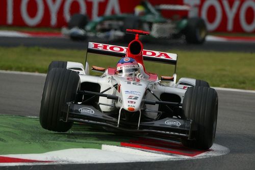 Entenda como debate sobre V10s está se tornando o principal 'campo de batalha' da F1