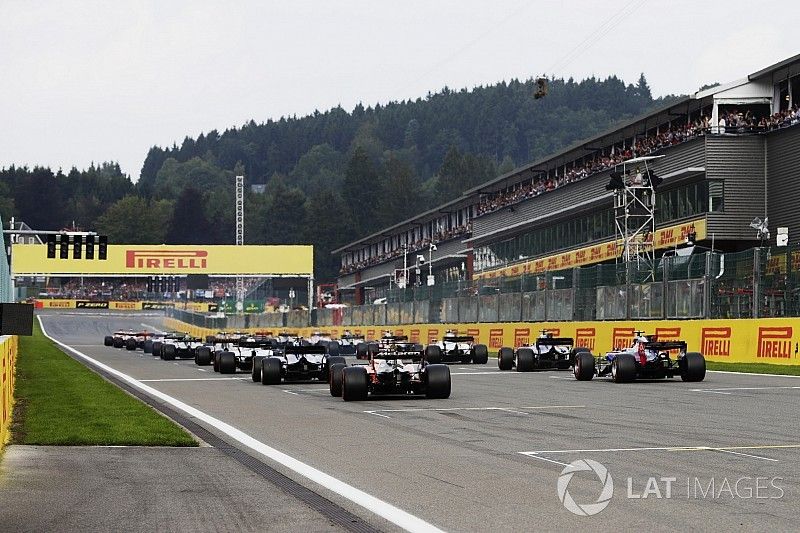 Una vista trasera de la arrancada