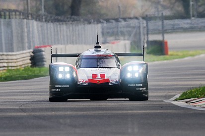 Porsche à Silverstone avec son kit "Le Mans"