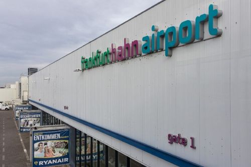 Nürburgring-Besitzer NR Holding kauft Flughafen Frankfurt-Hahn